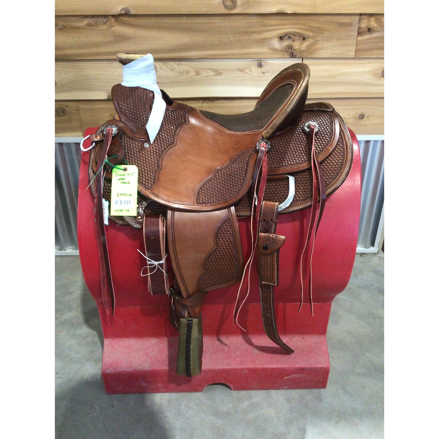Irvine 16.5" Wade Saddle-3