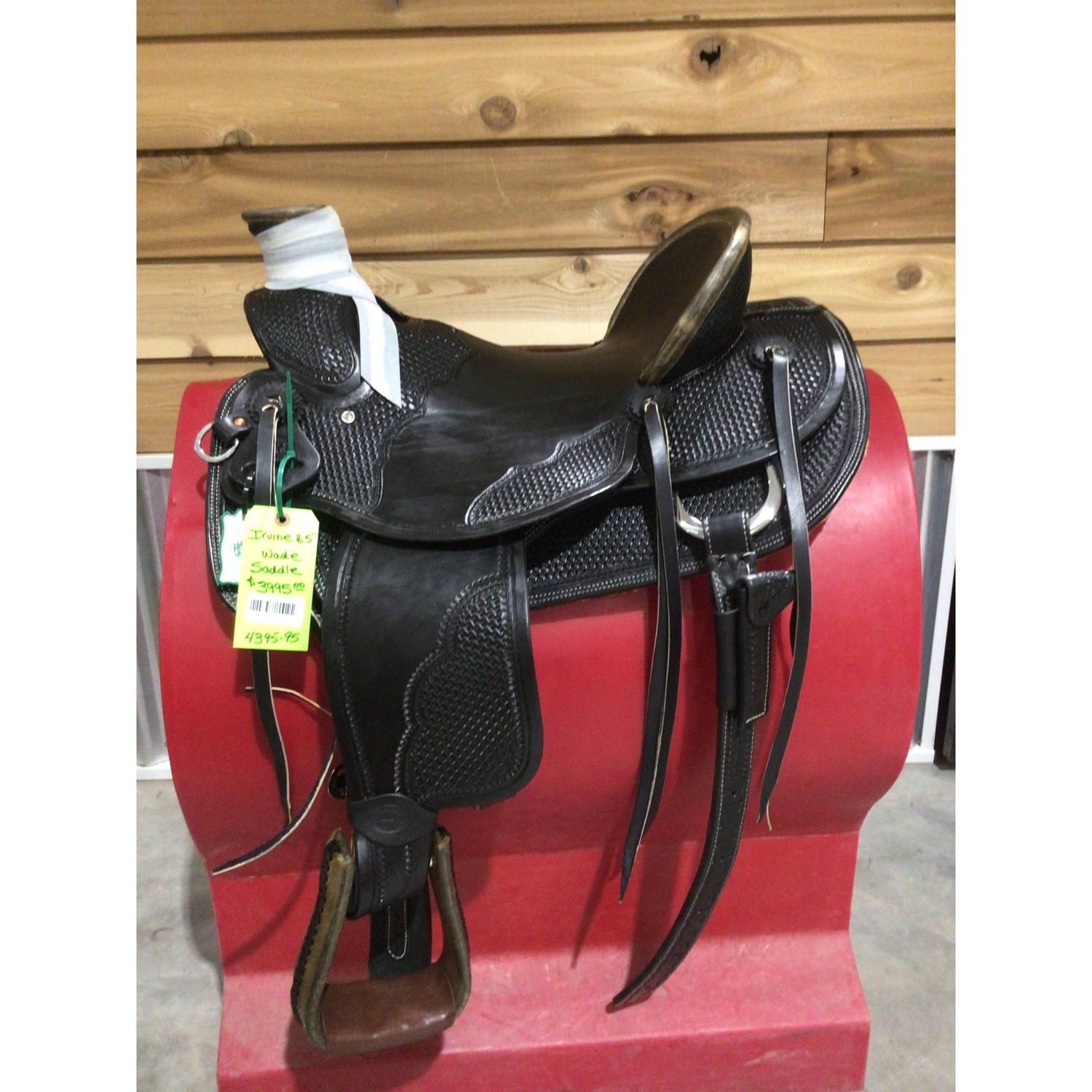 Irvine 16.5" Wade Saddle-1