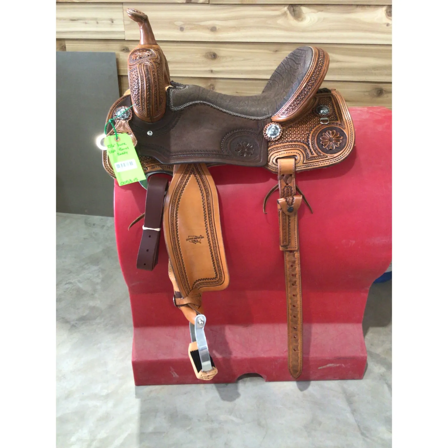 Irvine USA 15.5" Barrel Saddle