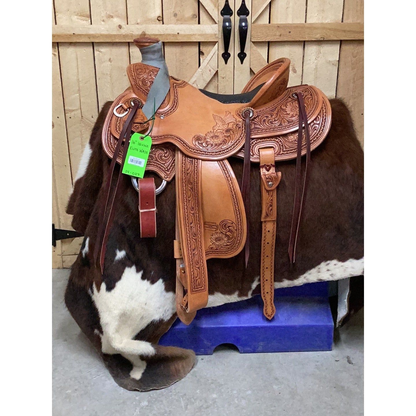 Irvine Elite 16" Wade Saddle-1