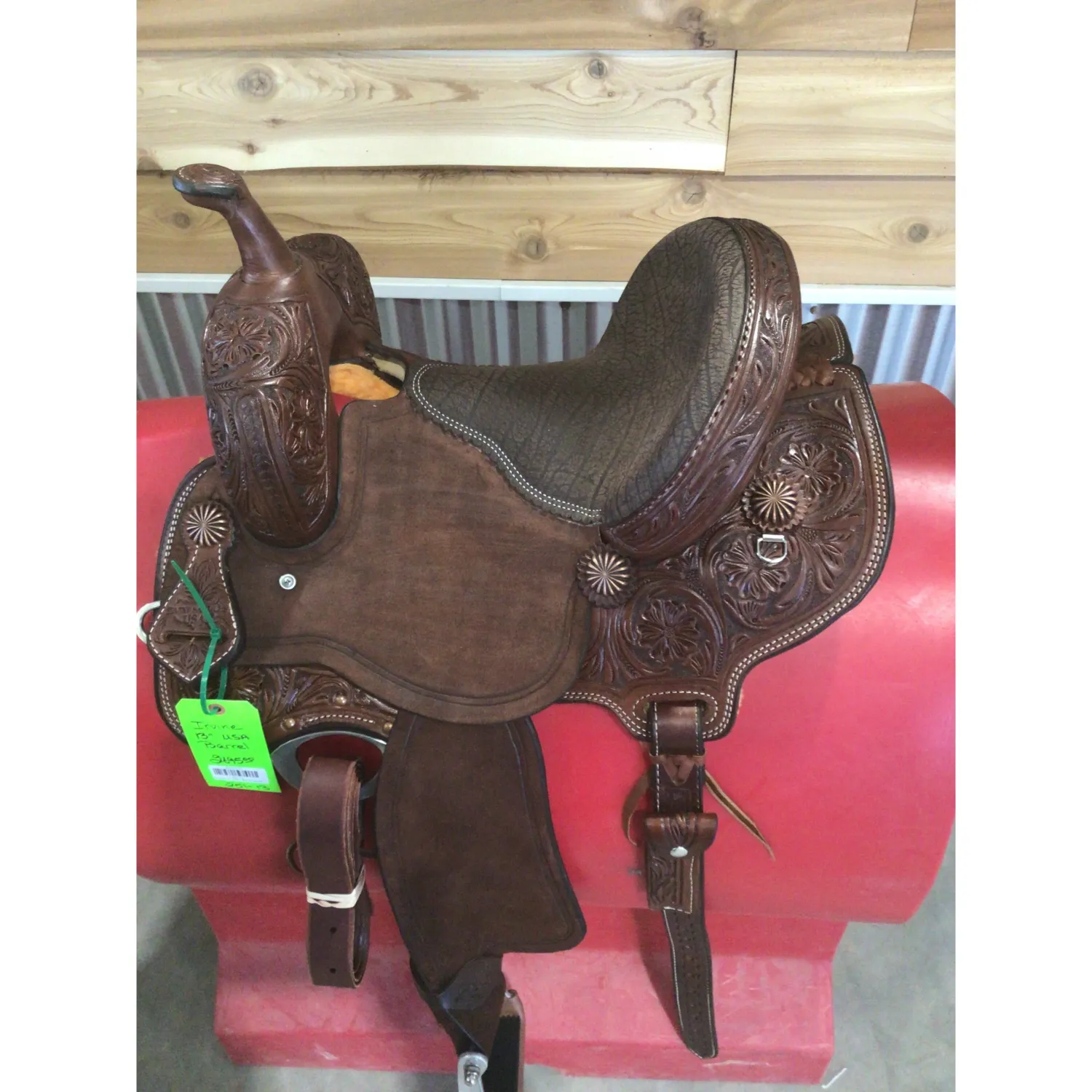 Irvine USA 13" Barrel Saddle