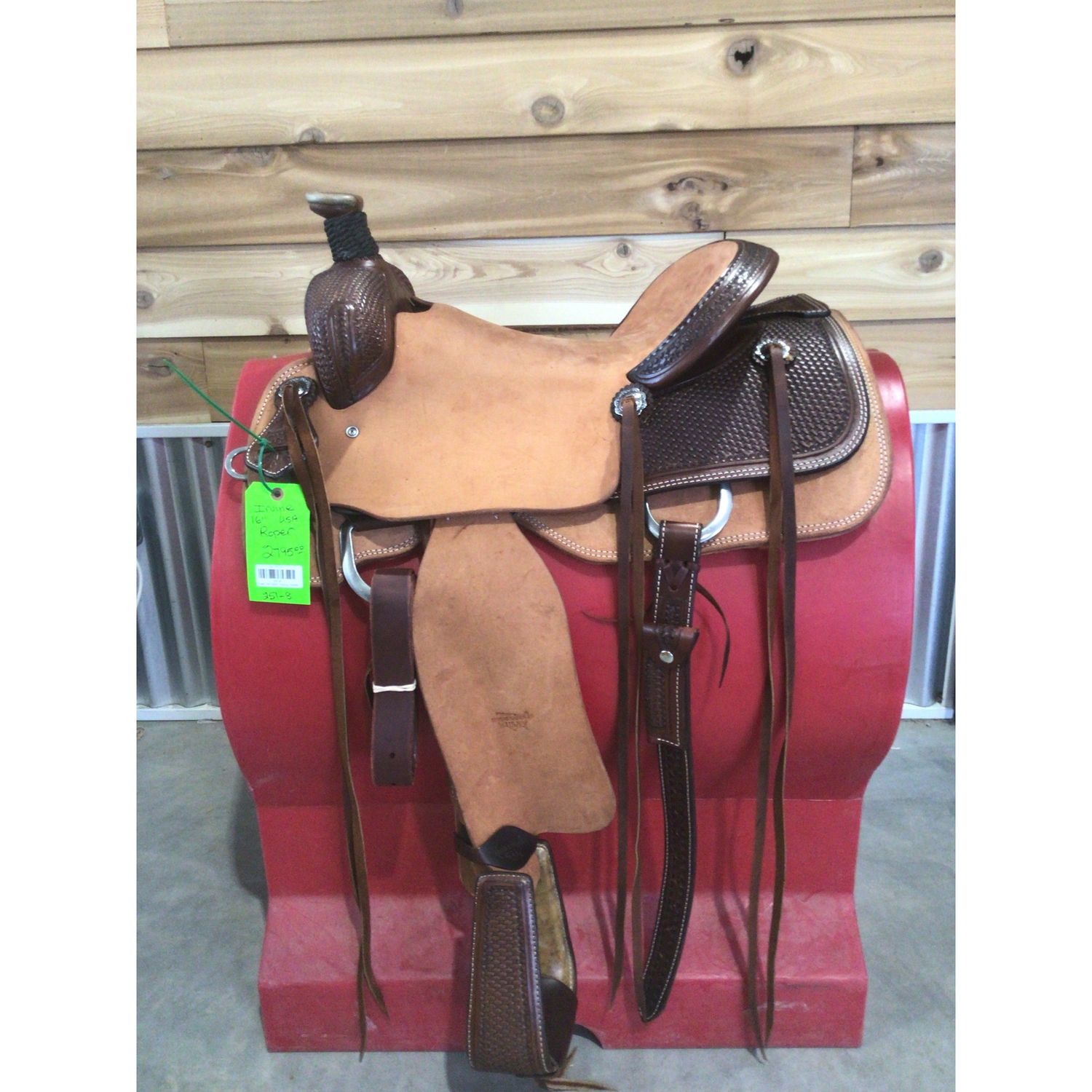 Irvine's 16" USA. Roping Saddle