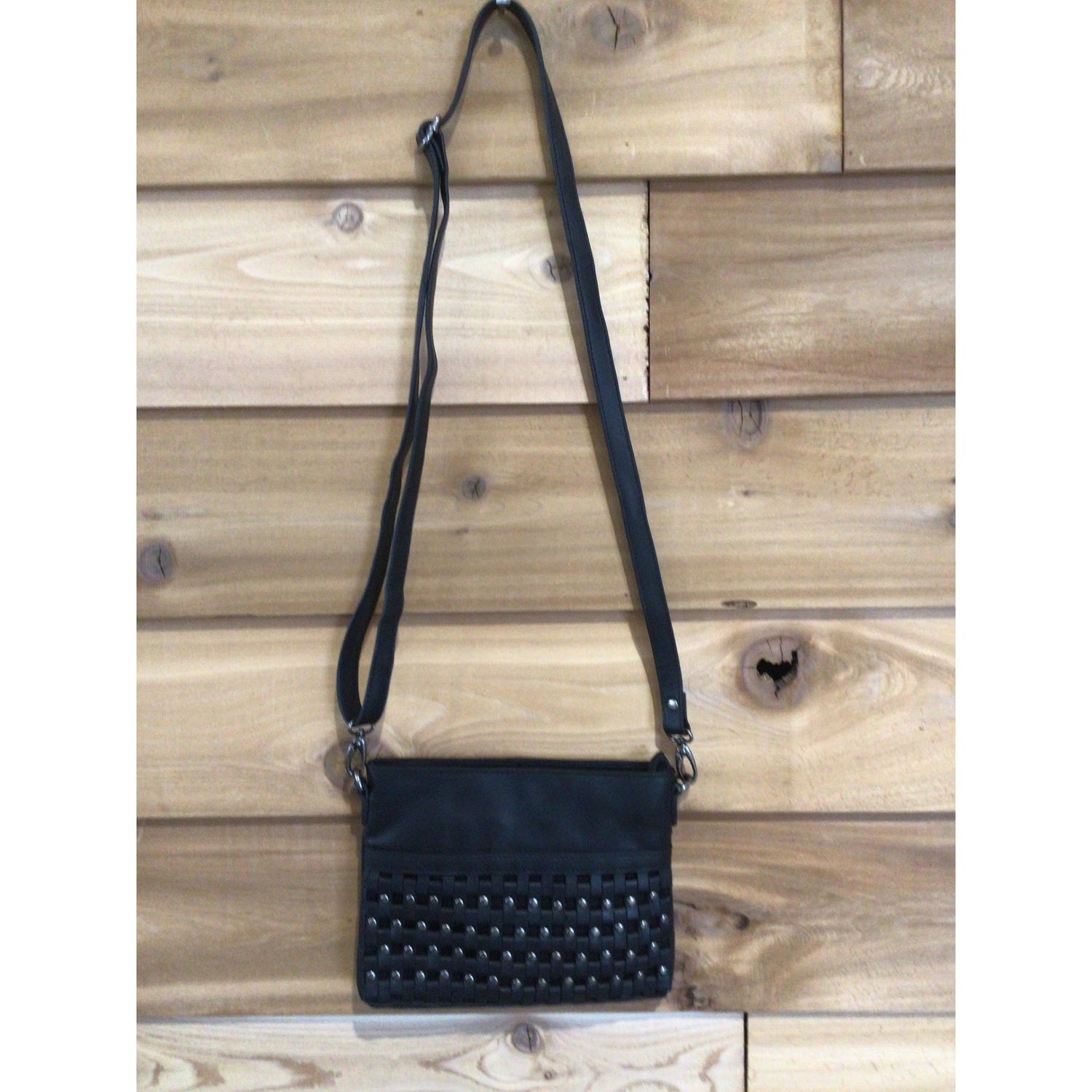 Rugged Earth Black Leather Purse