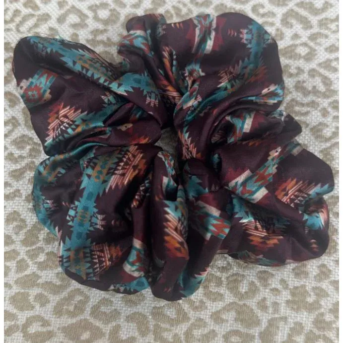 Sterling Kreek Bermuda Scrunchie