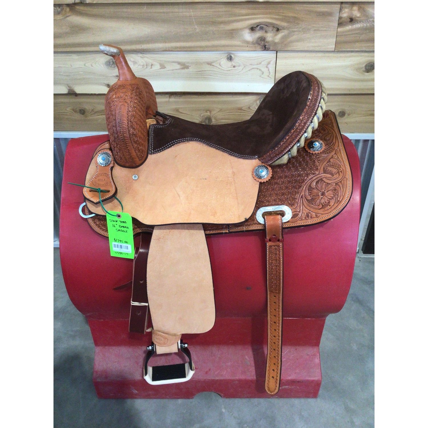 Stock Yard Barrel 16" Barrel Saddle