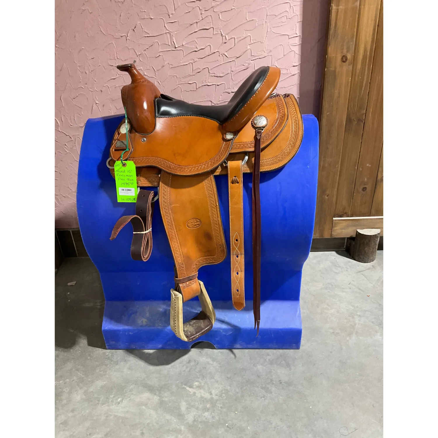 Used 15” Reinsman Flex Tree Western saddle
