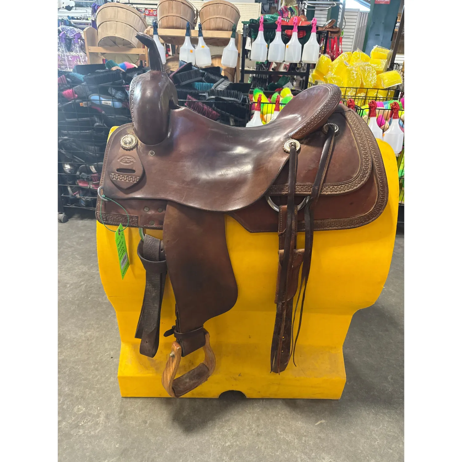Used RooHide 16.5" Cutting Saddle