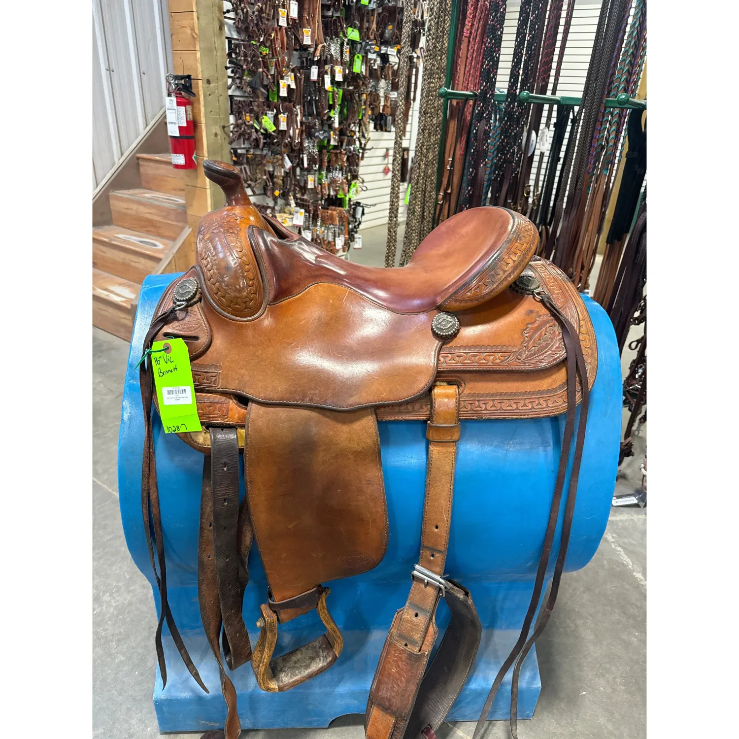 Used 16" Vic Bennett Cowhorse Saddle