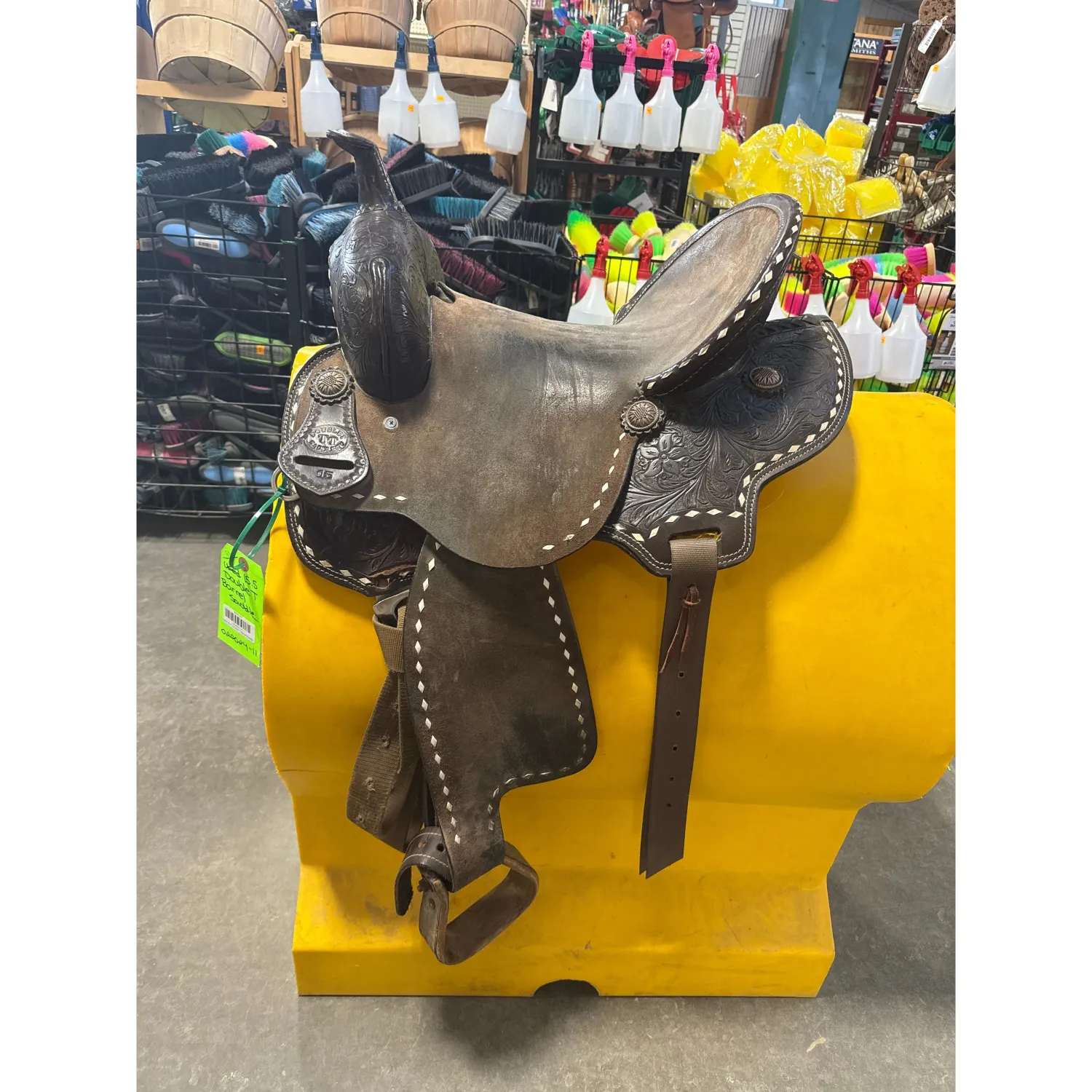 Used Double T 15.5" Barrel Saddle