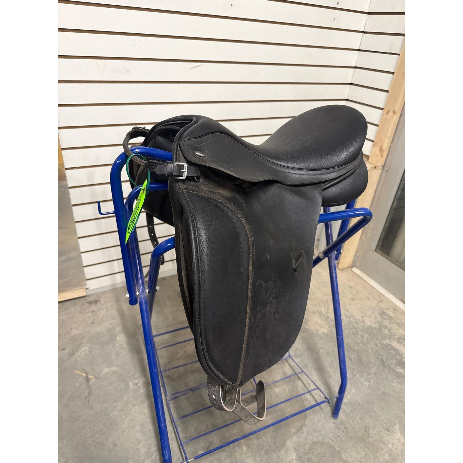 Used English Saddle-1