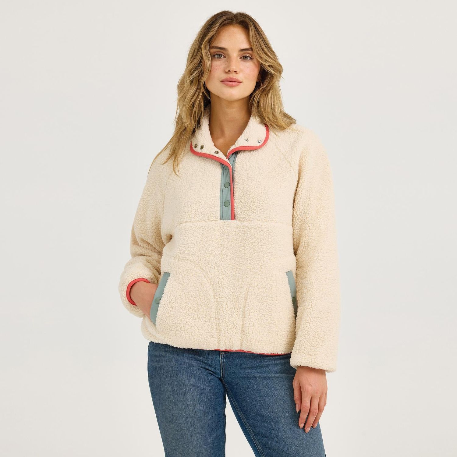 Wrangler Women's Retro Punchy Sherpa Snap Pullover - White
