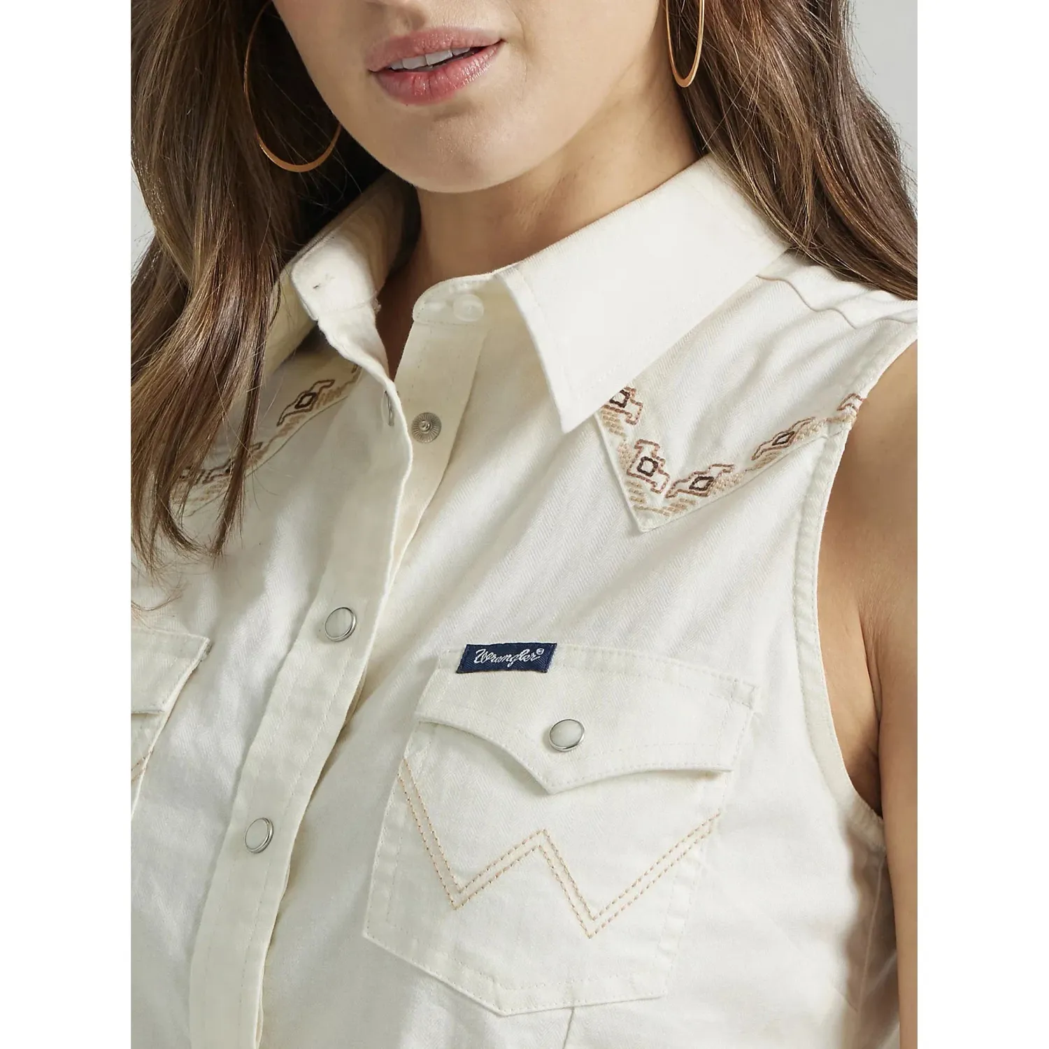 Wrangler Women's Western Embroidered Snap Crop Tank - Egret