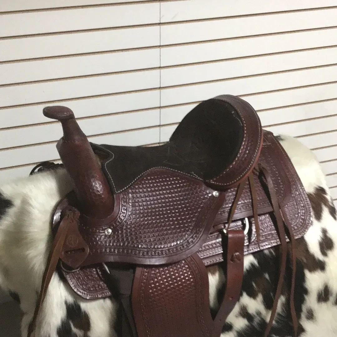 Cloverleaf Pleasure Saddle