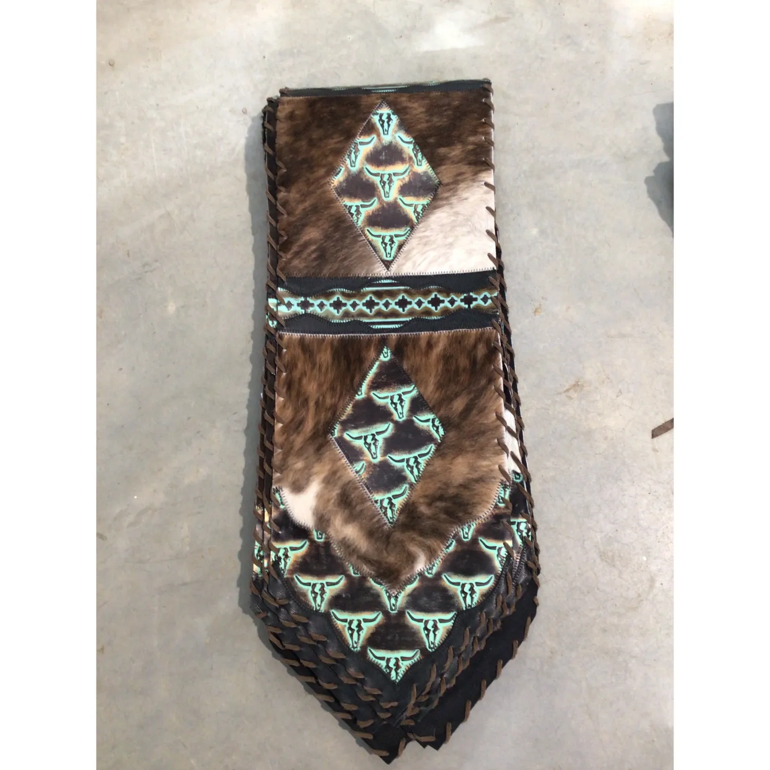 D2W Trading Fringed Longhorn &amp; Navajo Turquoise Table Runner, Size: Fringed