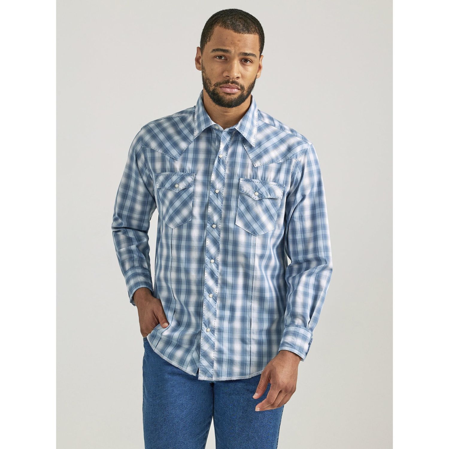 Wrangler Men's Long Sleeve Modern Fit Snap Shirt - Blue