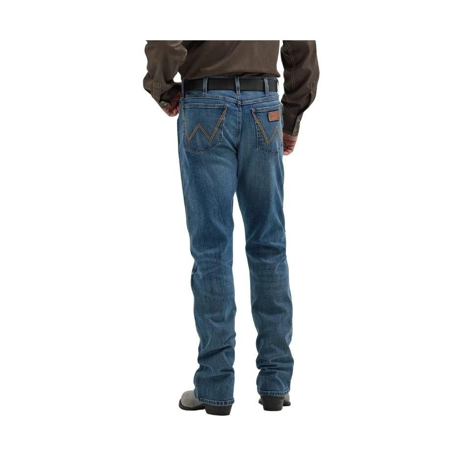 Wrangler Men's Retro Relaxed HO24 Fit Boot Cut Jean