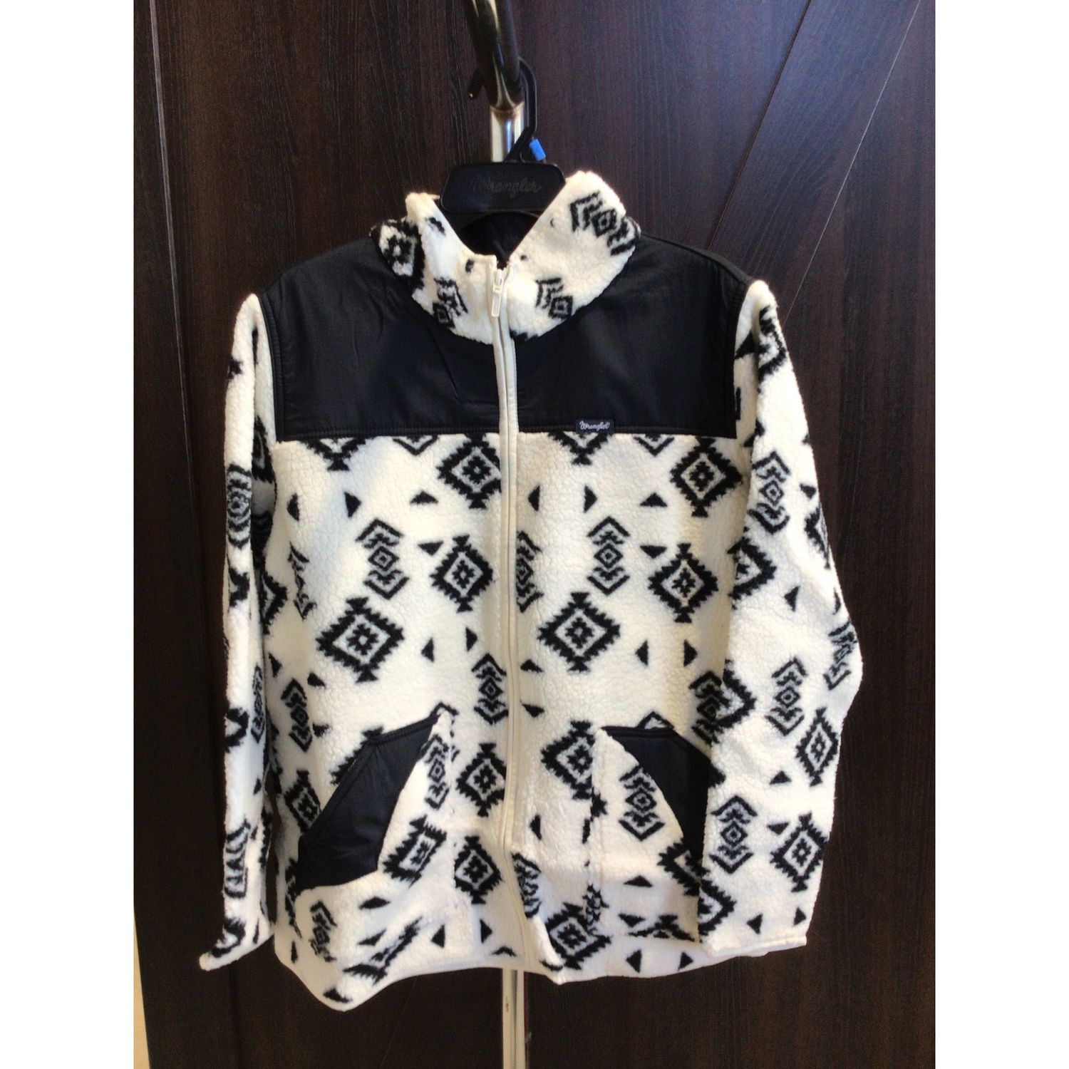 Wrangler Women's Sherpa Aztec - Black &amp; White