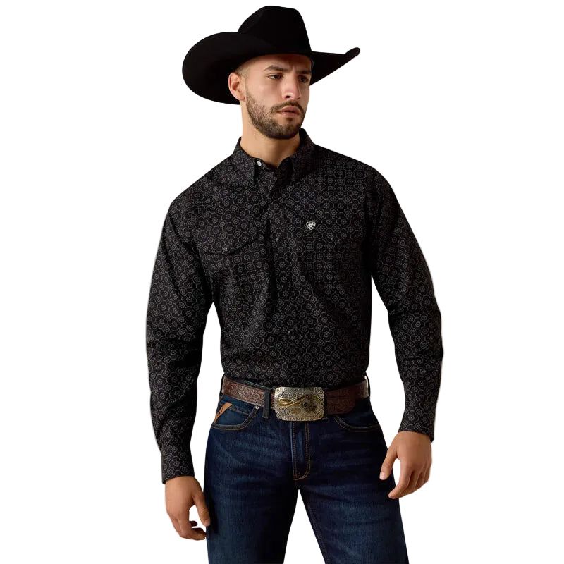 Ariat Men's Fritz Classic Fit Snap Shirt - Black Medallion Print