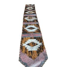D2W Trading Table Runner Model 2 Navajo with Details Croc Red Laced