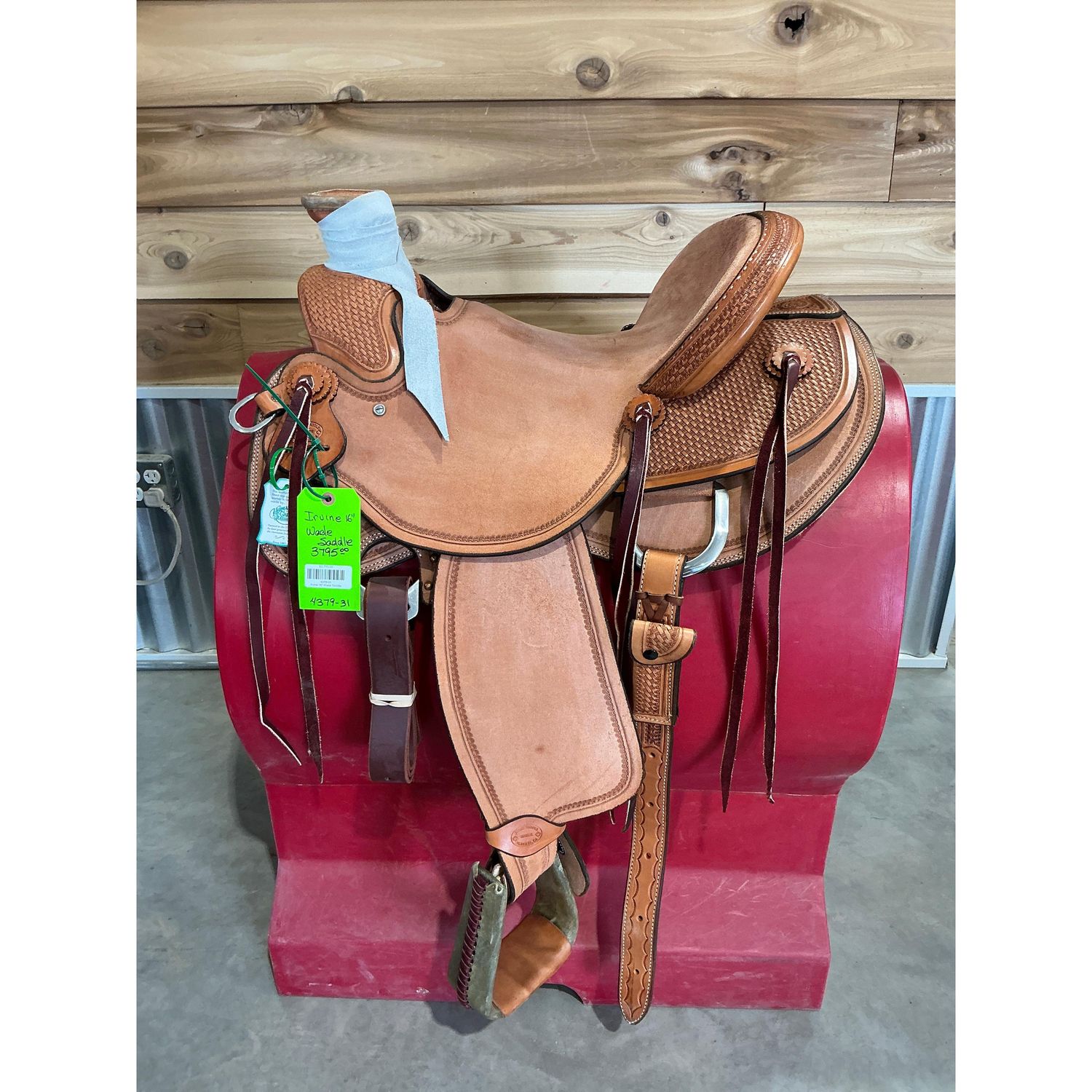 Irvine 16" Wade Saddle - 4379-31