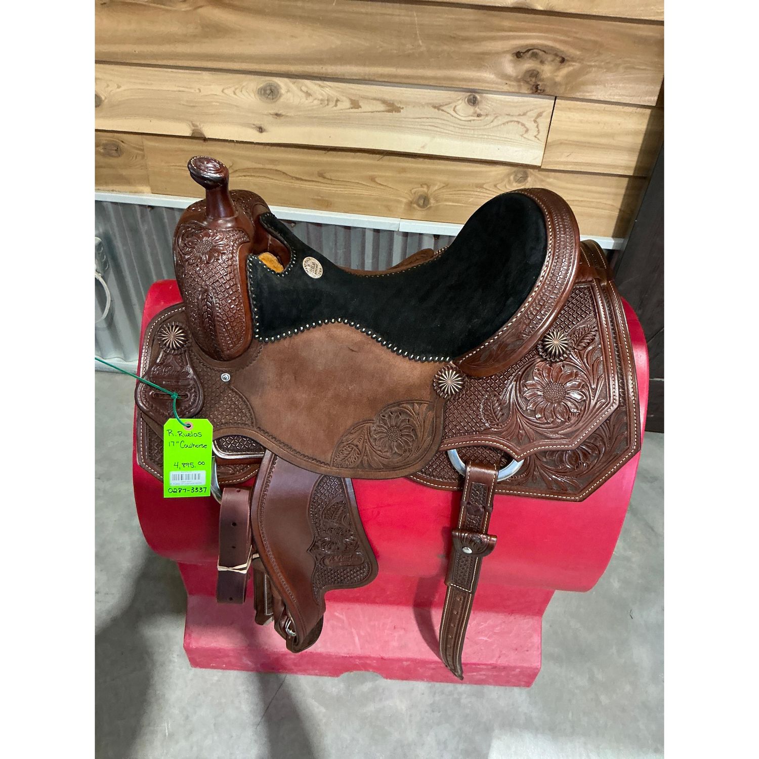 R. Ruelas 17" Cowhorse Saddle - 0287-3337