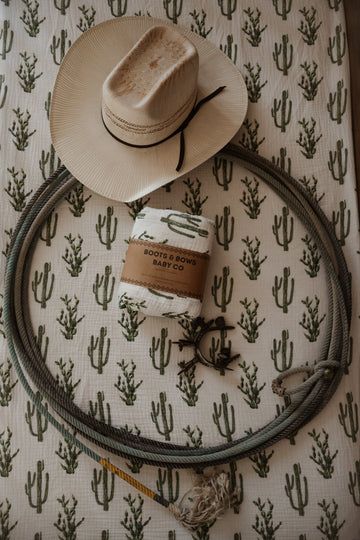 Boots &amp; Bows Cactus Crib Sheet