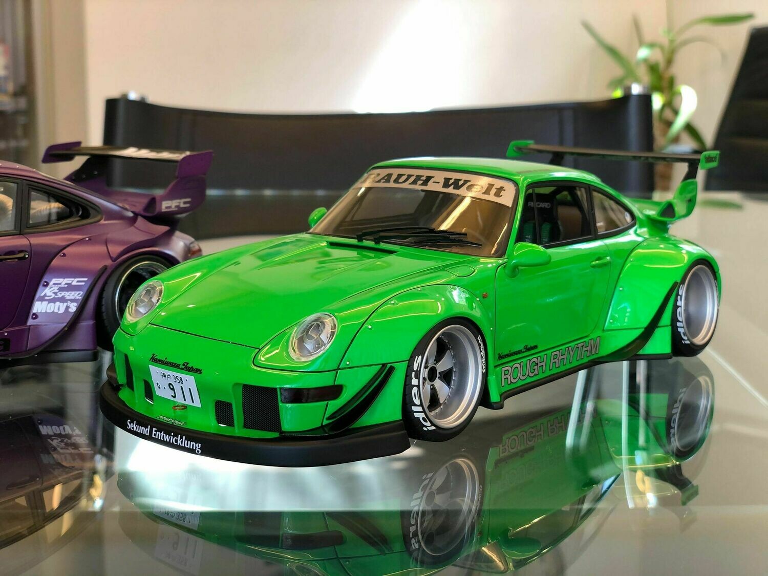 RWB993オリーブグリーン 1/18 RWB 993 Green(IM) 1/18