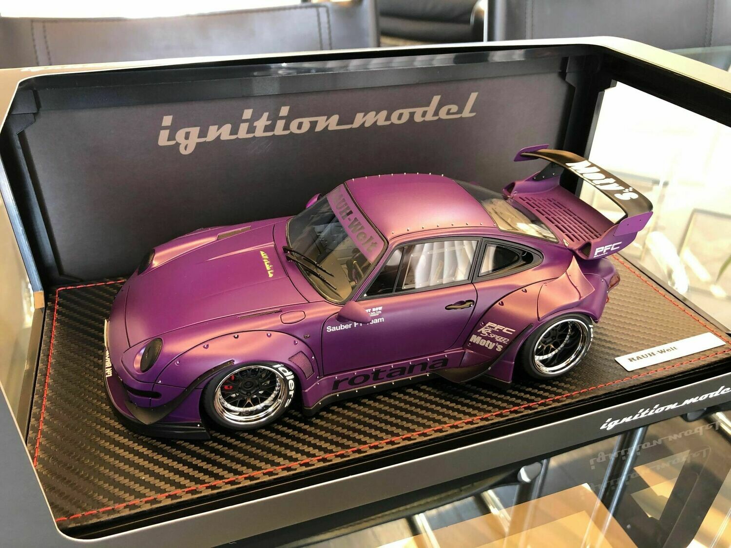 RWB 993 Matte Purple(IM) 1/18