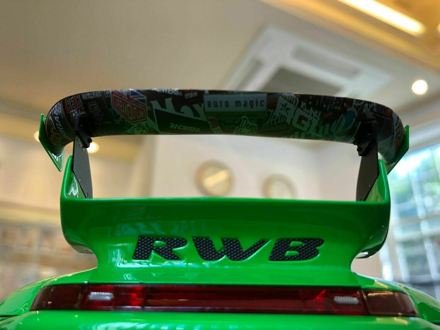 RWB 993 Green(IM) 1/18