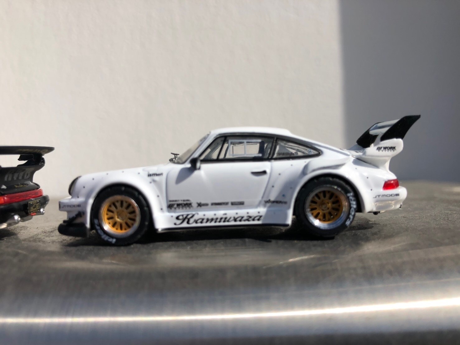 &lt;Up to 1 item per person&gt;Tarmac Works 1/64 RWB  930 White