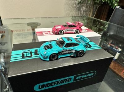 RWB x Undefeated model car Blue & Pink Set