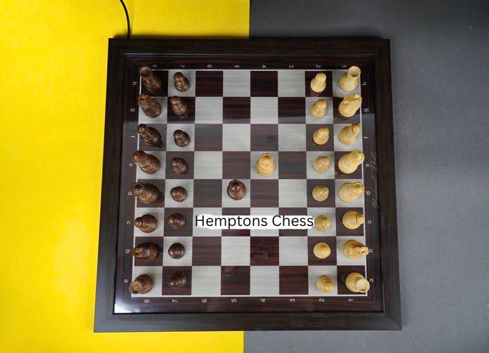 Futuristic LED Backlight Wooden Laminated Chess Set with Wooden Handcrafted FIDE Standard Chess Pieces