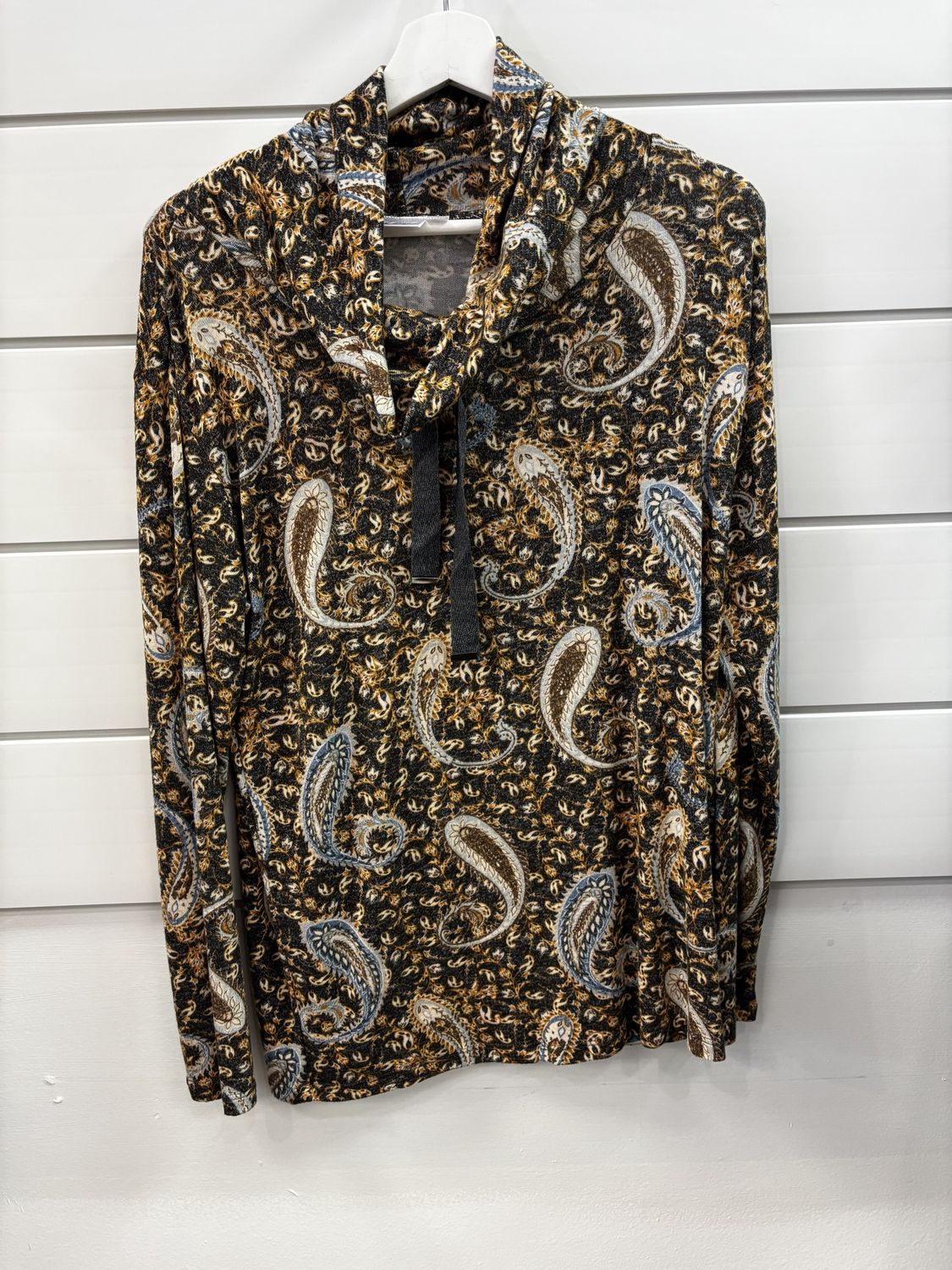 Paisley, Size: Medium
