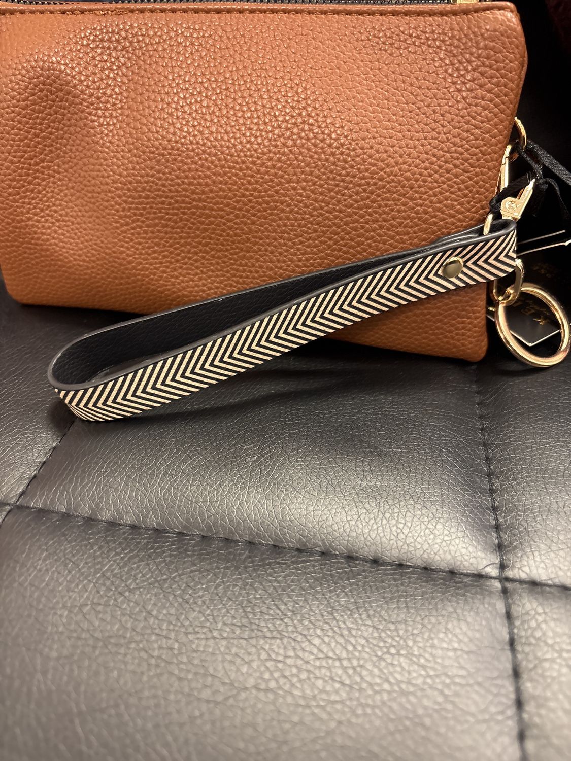 Changeable strap, black and tan Chevron