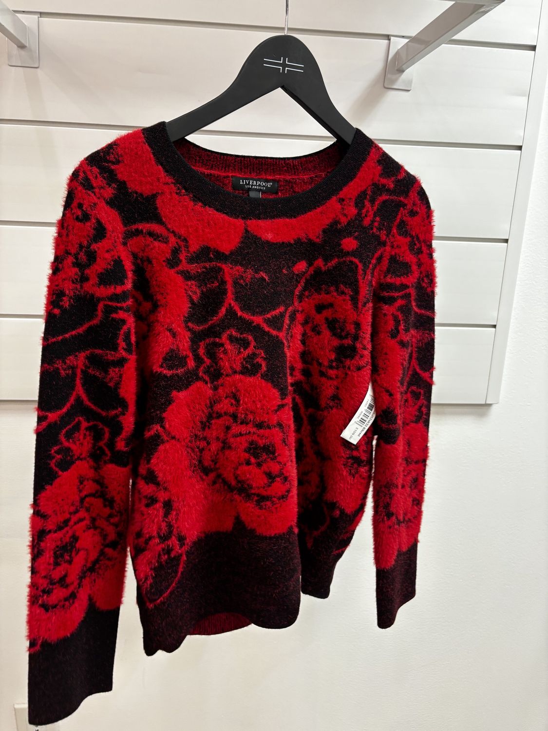 Lm8d52sk32 Black and red sweater