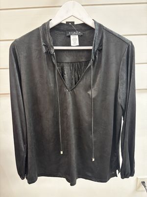 Black V-neck top with print