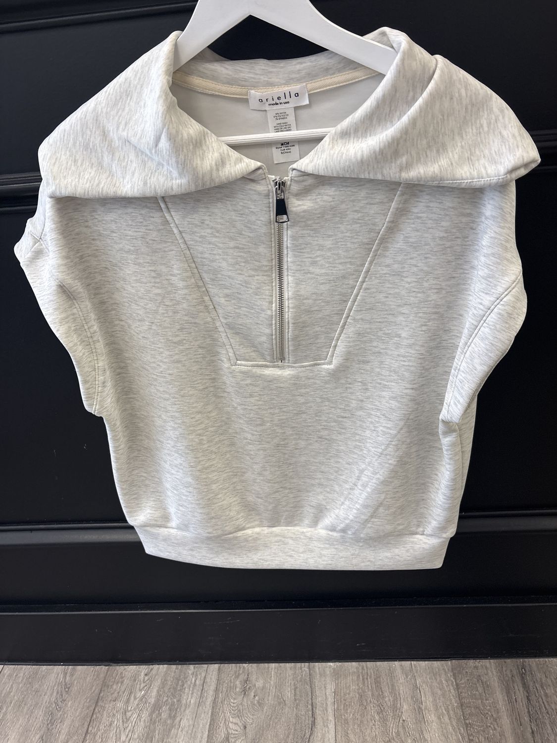 Grey scuba top, Size: Small