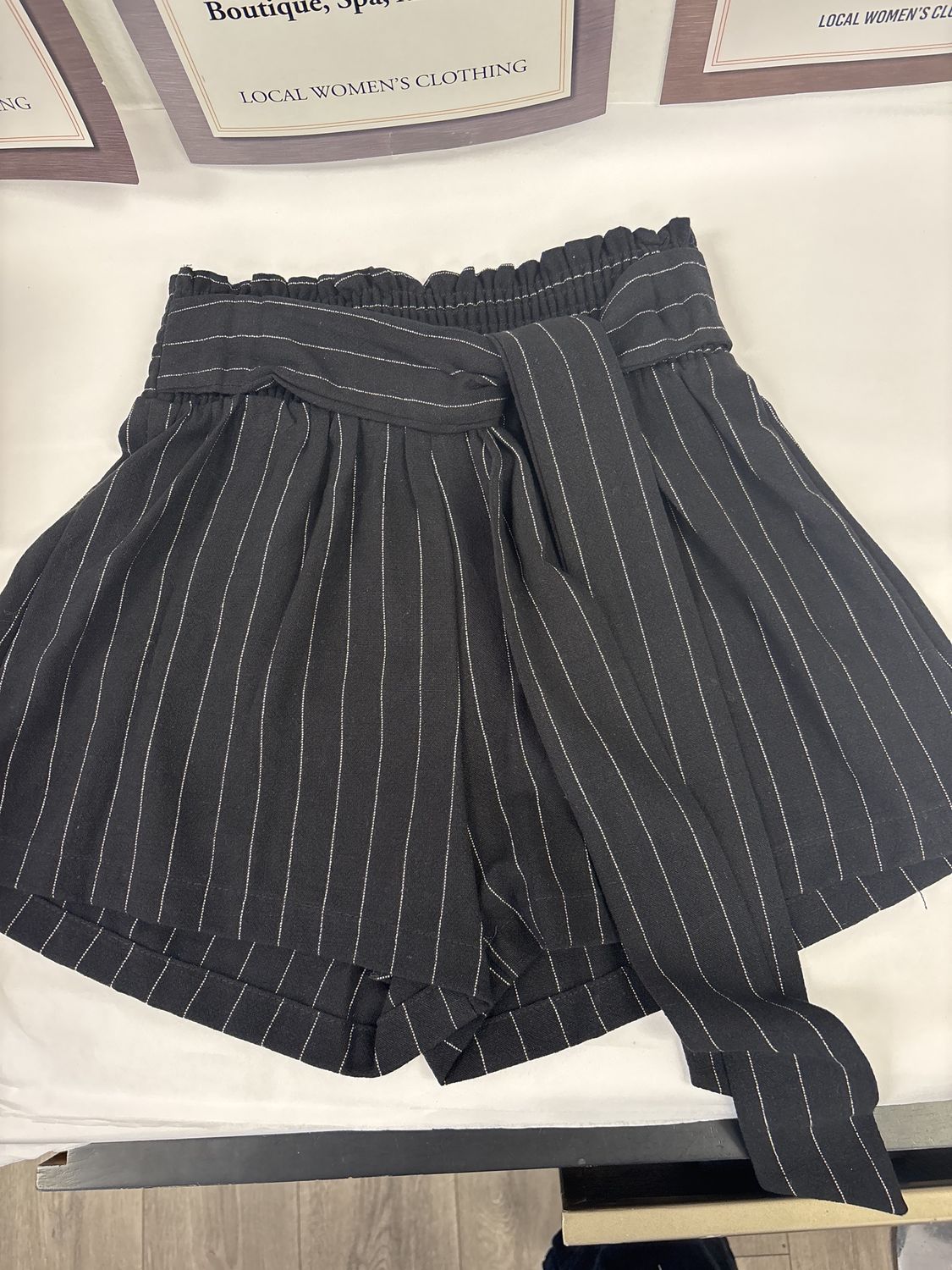 Black shorts with pinstripe, Size: Small