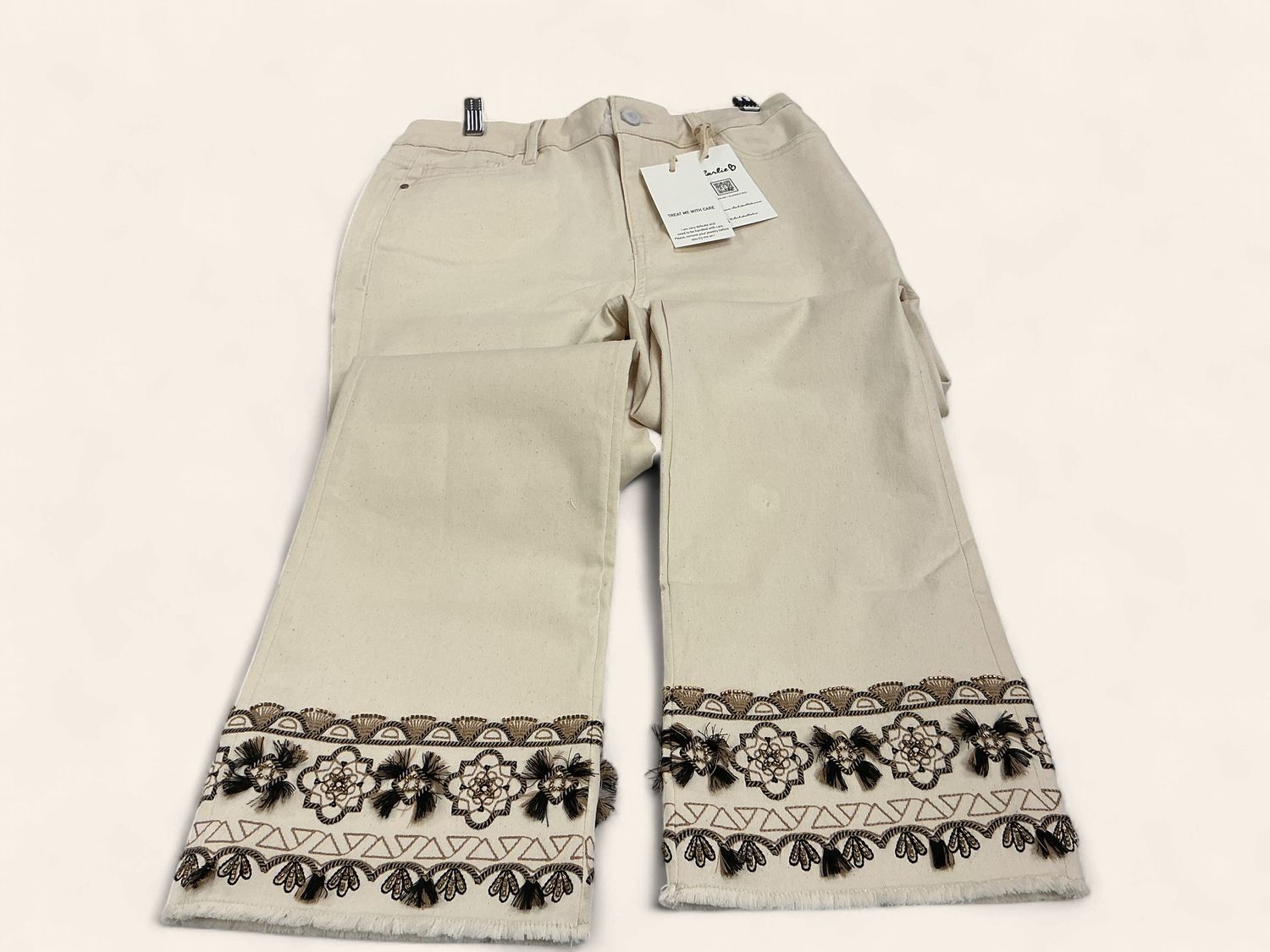 Natural Jeans with Detail at Bottom, Size: 4