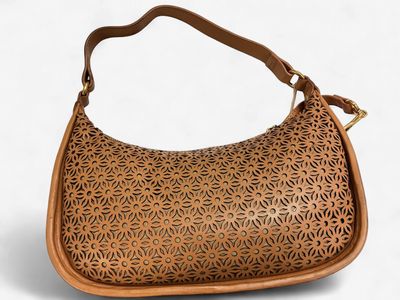 Mia Crescent Canyon Petal