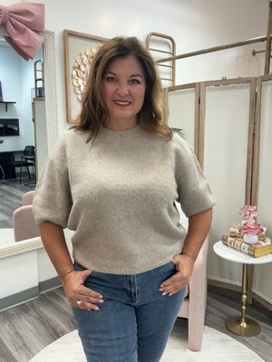 Balloon shaped elbow sleeve sweater