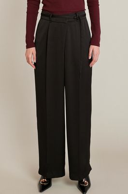 Black Pleated Pants with Belt