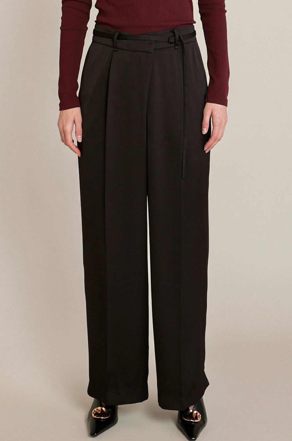 Black Pleated Pants with Belt, Size: XSmall