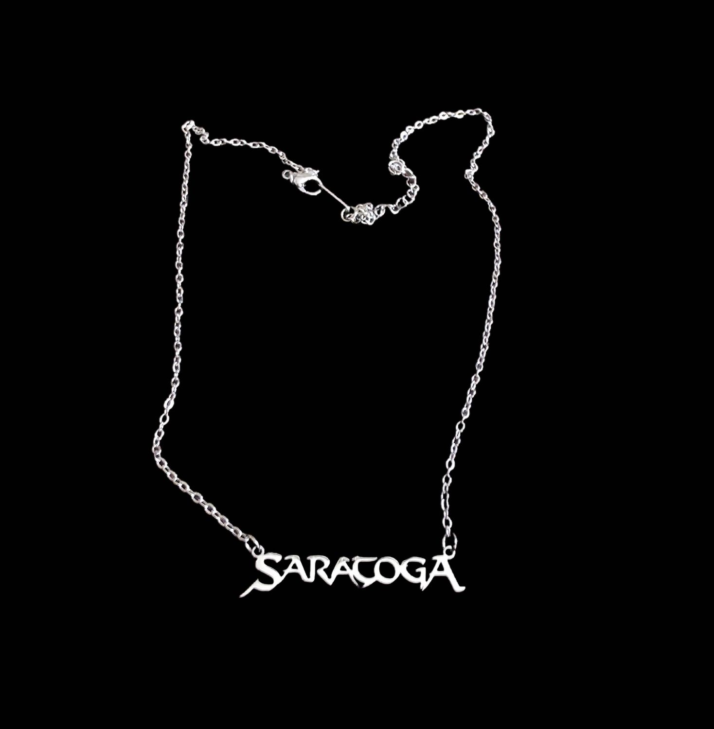 COLGANTE LOGO SARATOGA