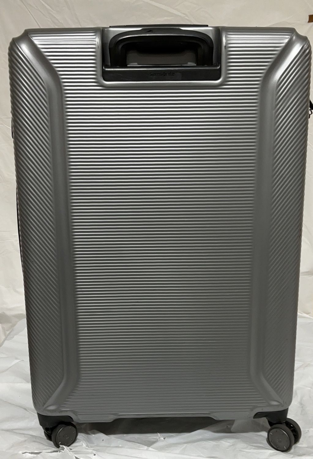 Samsonite Large Hard Shell Spinner Suitcase – Silver – 4 Wheels – Lightweight &amp; Durable 