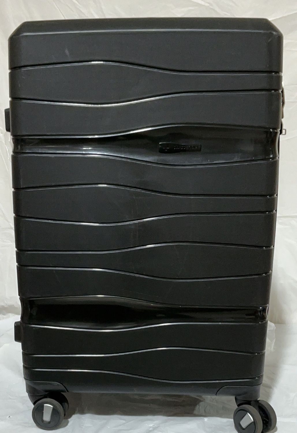 Swiss Equipe Hardside Spinner Luggage – Black 4-Wheel Travel Suitcase