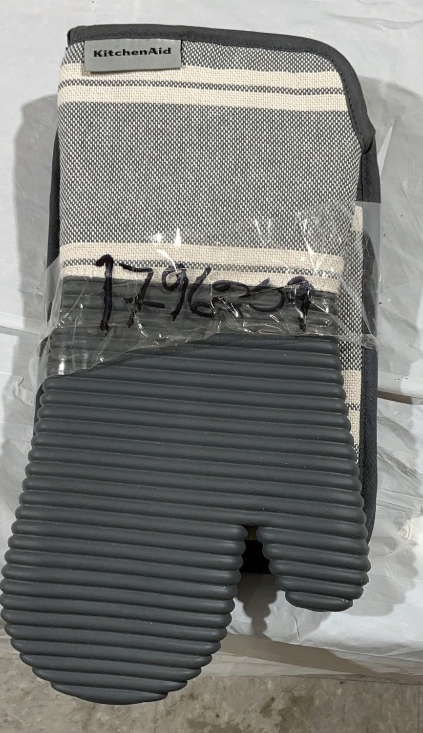 KitchenAid Oven Mitt &amp; Pot Holder Set – Silicone Grip