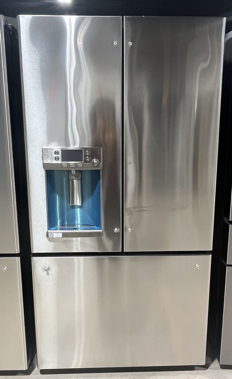 Café 22 Cu Ft Counter Depth Smart French Door Refrigerator w/ Hot Water – Stainless