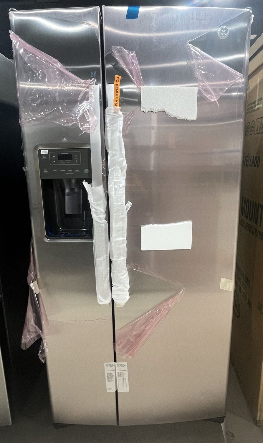 GE 23 Cu Ft Side-By-Side Refrigerator w/ Ice &amp; Water – Stainless