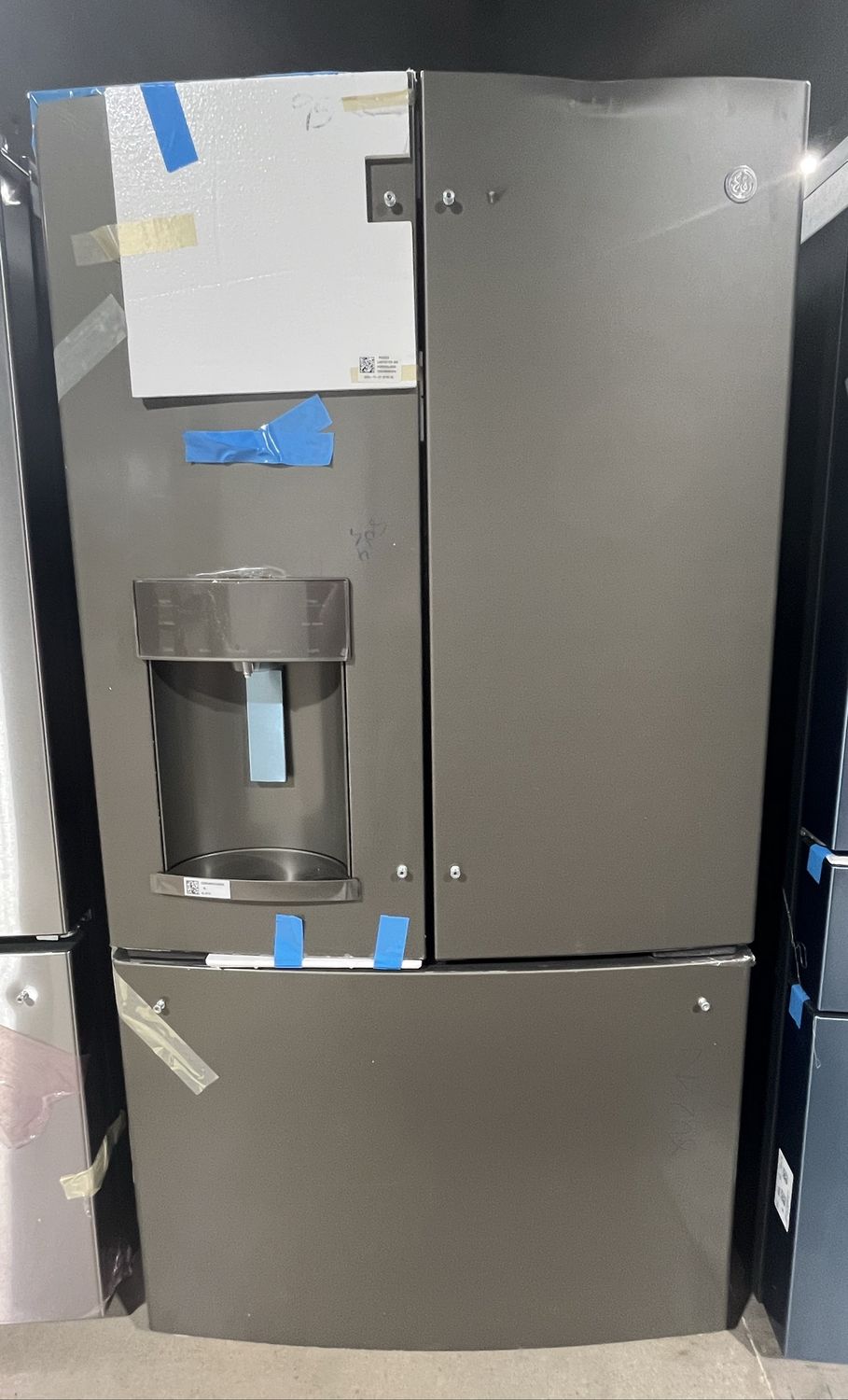 GE 27.7 Cu Ft French Door Refrigerator w/ Ice &amp; Water – Slate Finish